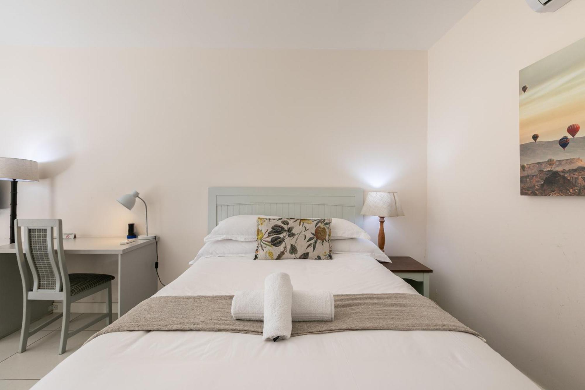 Emmarentia Guest House Йоханнесбург Экстерьер фото